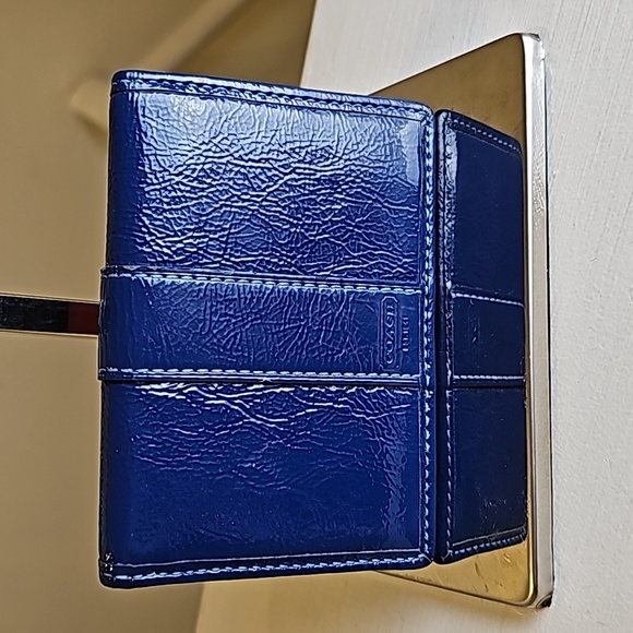 Coach Handbags - COACH Blue Patent Leather Card Case Pink Contrasting Lining VGUC